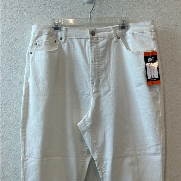 Frye Women's Cropped Cream Pants - Picture 7 of 12